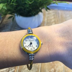 Geneva quartz bracelet watch.